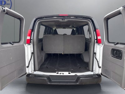 2023 Chevrolet Express Passenger 3500 1LS