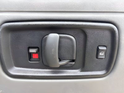 2023 Chevrolet Express Passenger 3500 1LS
