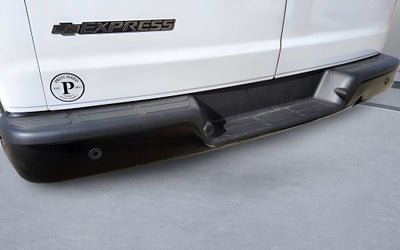 2023 Chevrolet Express Passenger 3500 1LS