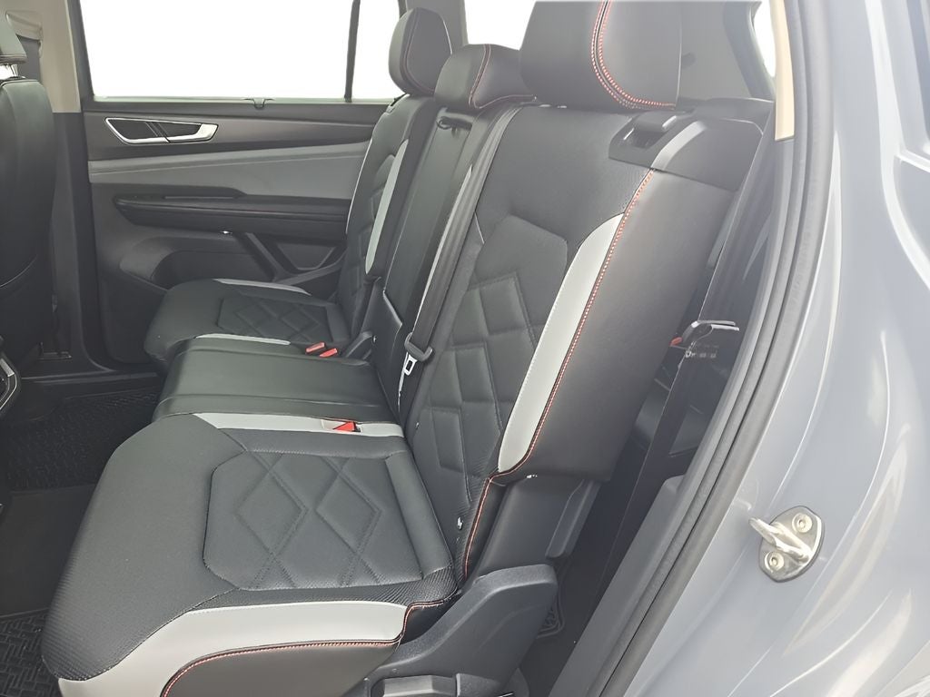 2024 Volkswagen Atlas 2.0T Peak Edition SE w/Technology