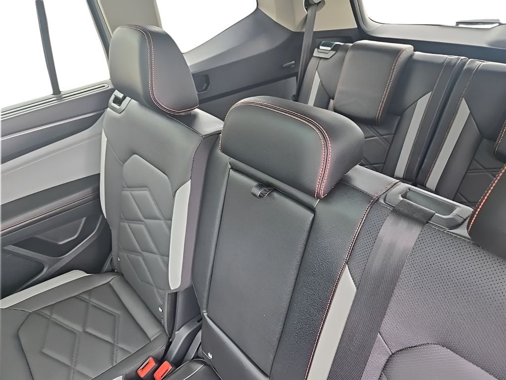 2024 Volkswagen Atlas 2.0T Peak Edition SE w/Technology
