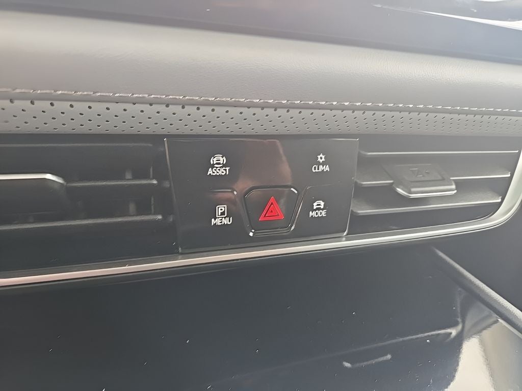 2024 Volkswagen Atlas 2.0T Peak Edition SE w/Technology