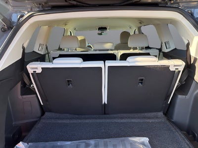 2027 Volkswagen Atlas SE w/Tech 4MOTION