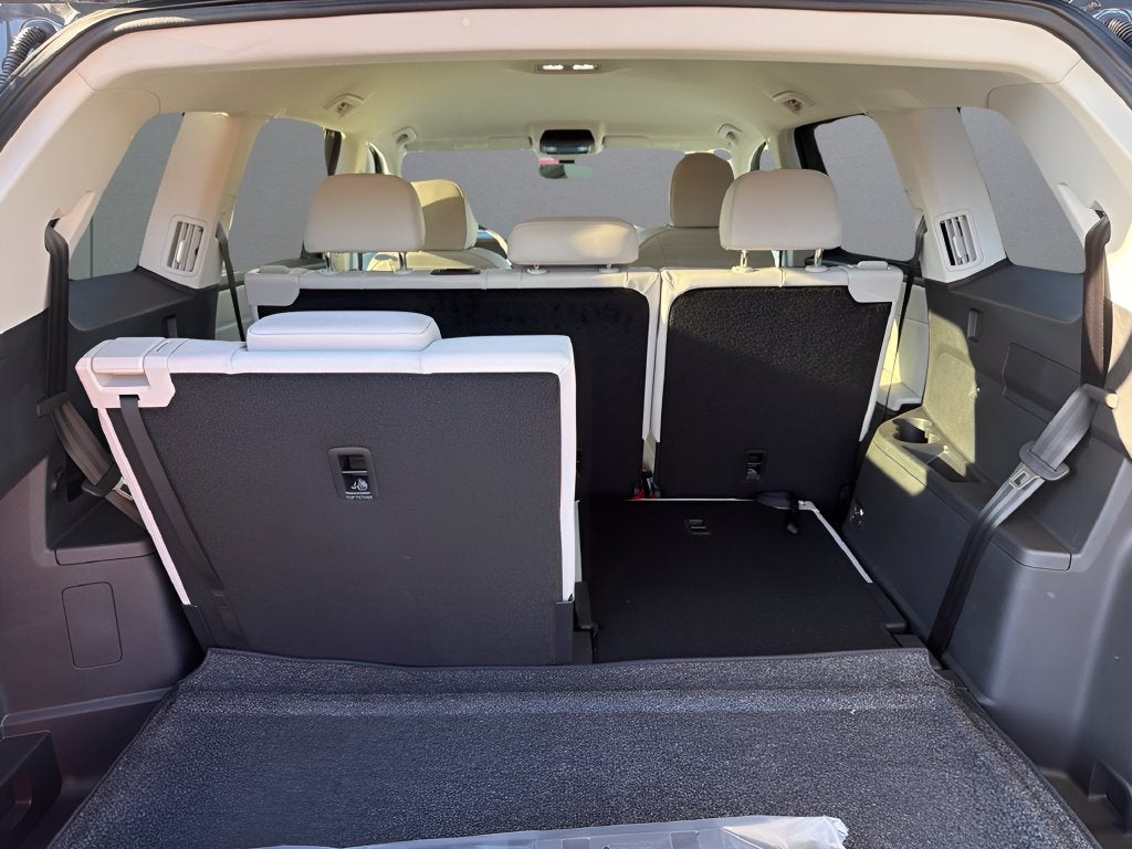 2027 Volkswagen Atlas SE w/Tech 4MOTION