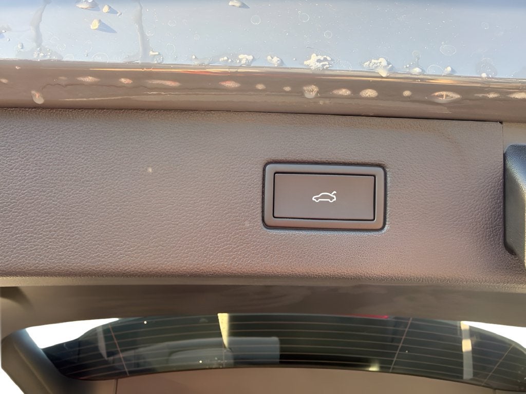 2027 Volkswagen Atlas SE w/Tech 4MOTION