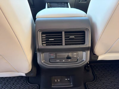 2027 Volkswagen Atlas SE w/Tech 4MOTION