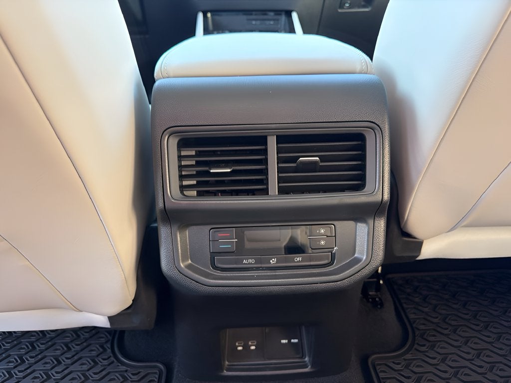 2027 Volkswagen Atlas SE w/Tech 4MOTION