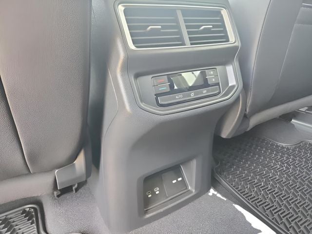 2026 Volkswagen Atlas 2.0T SE w/ Technology