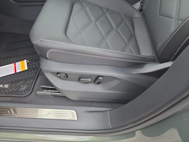 2026 Volkswagen Atlas 2.0T SE w/ Technology