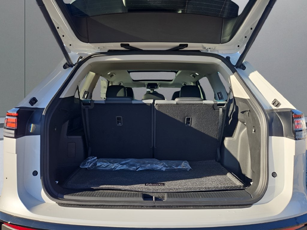 2027 Volkswagen Atlas SE w/Tech 4MOTION