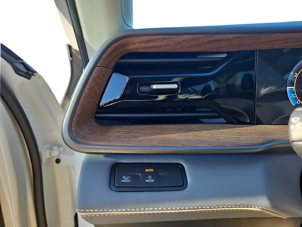 2027 Volkswagen Atlas SE w/Tech 4MOTION