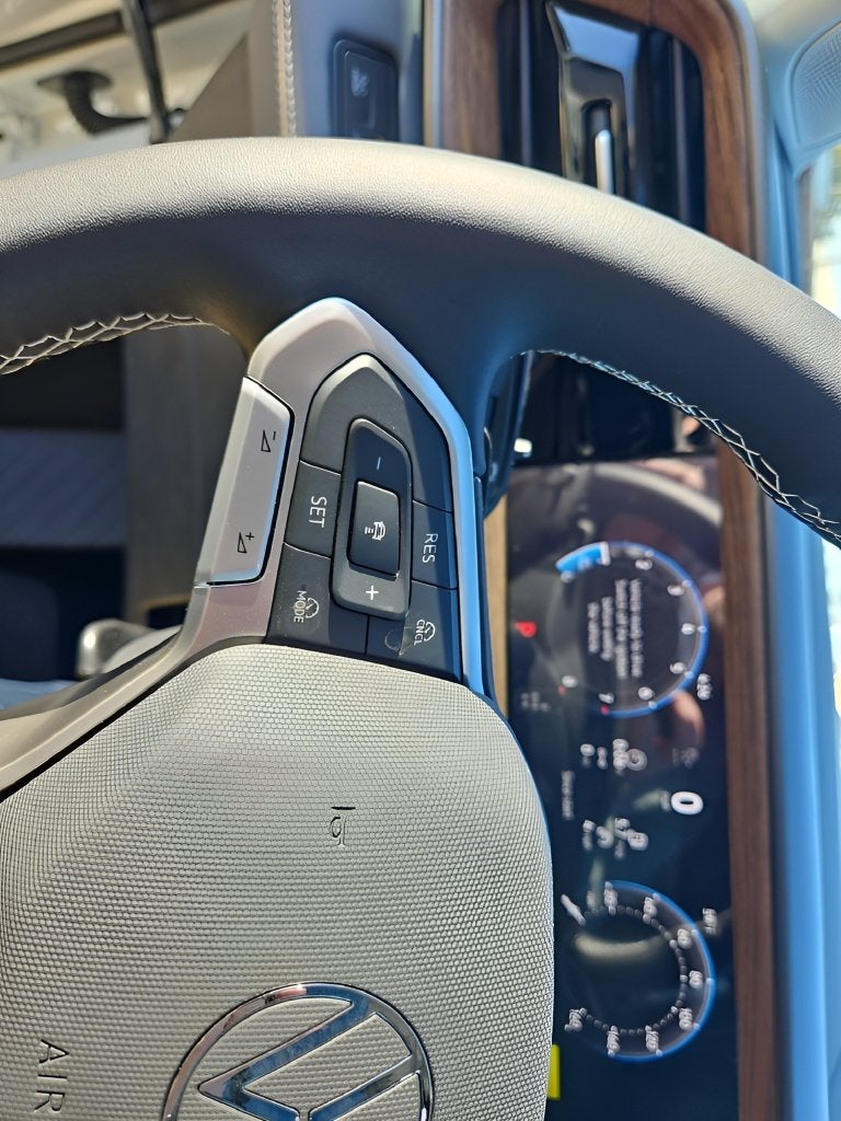 2027 Volkswagen Atlas SE w/Tech 4MOTION