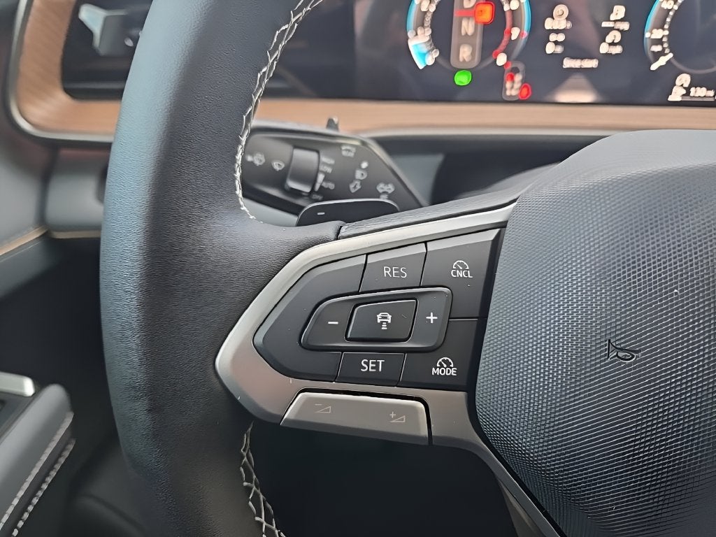 2027 Volkswagen Atlas SE w/Technology