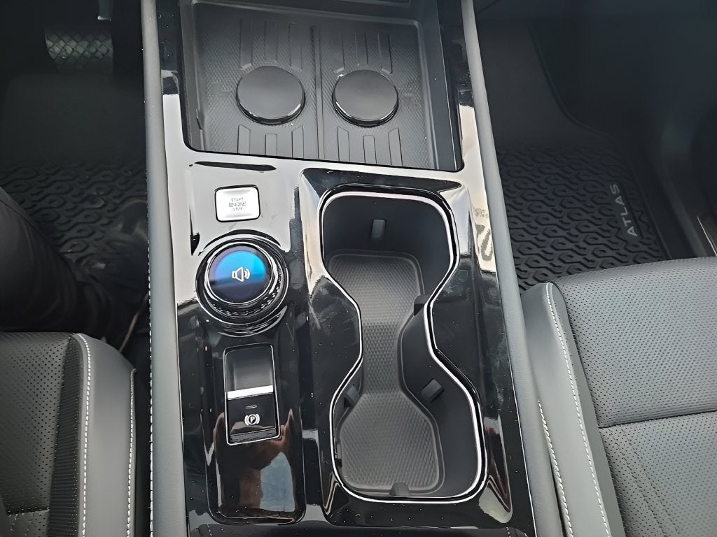 2027 Volkswagen Atlas SE w/Technology
