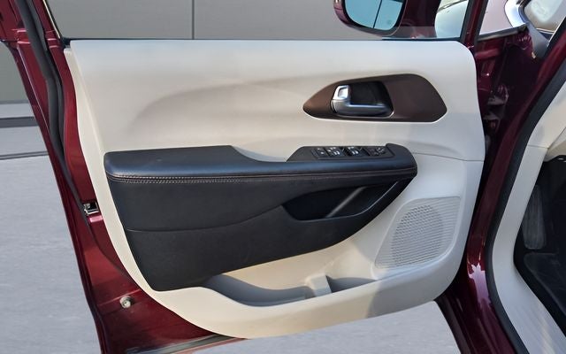 2017 Chrysler Pacifica Touring L Plus