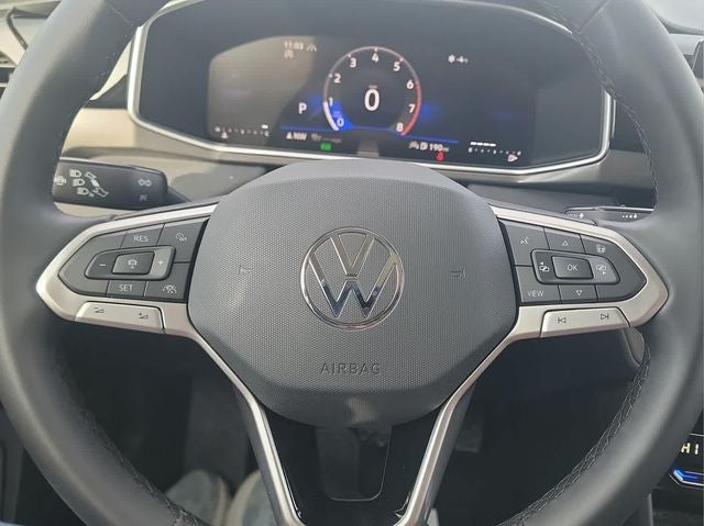 2026 Volkswagen Taos 1.5T SE Black