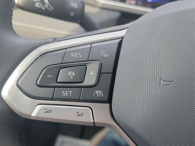 2026 Volkswagen Taos 1.5T SE Black