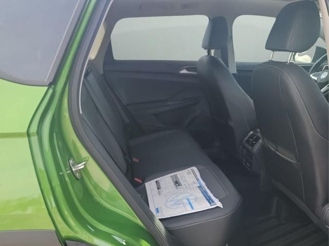 2026 Volkswagen Taos 1.5T SE Black