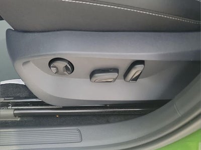 2026 Volkswagen Taos 1.5T SE Black