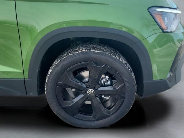 2026 Volkswagen Taos 1.5T SE Black