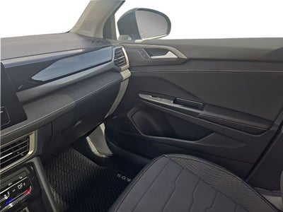 2026 Volkswagen Taos 1.5T SE Black