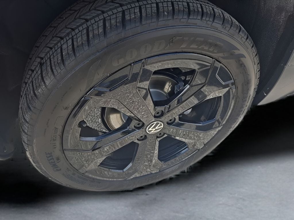 2026 Volkswagen Taos 1.5T SE Black