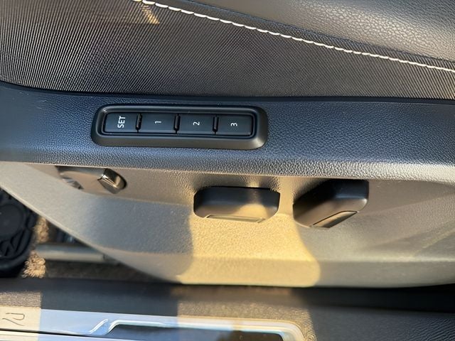 2023 Volkswagen Tiguan 2.0T SEL R-Line