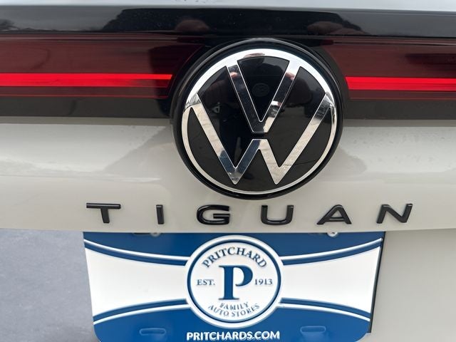 2026 Volkswagen Tiguan 2.0T SE R-Line Black