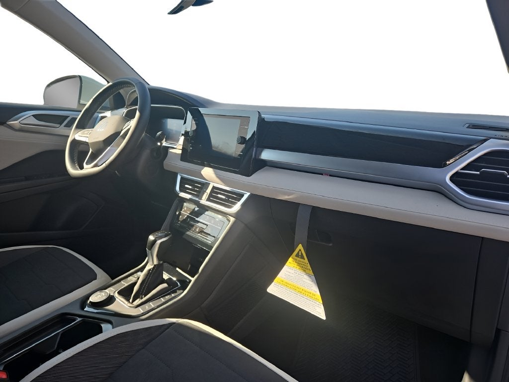 2027 Volkswagen Taos 1.5T SE