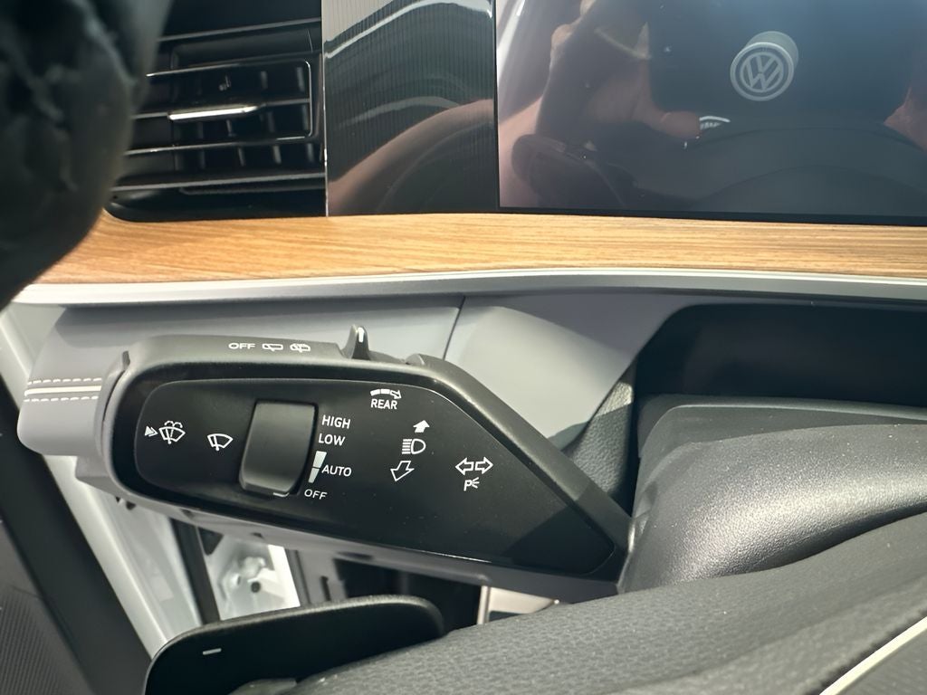2026 Volkswagen Tiguan 2.0T SEL R-Line Turbo