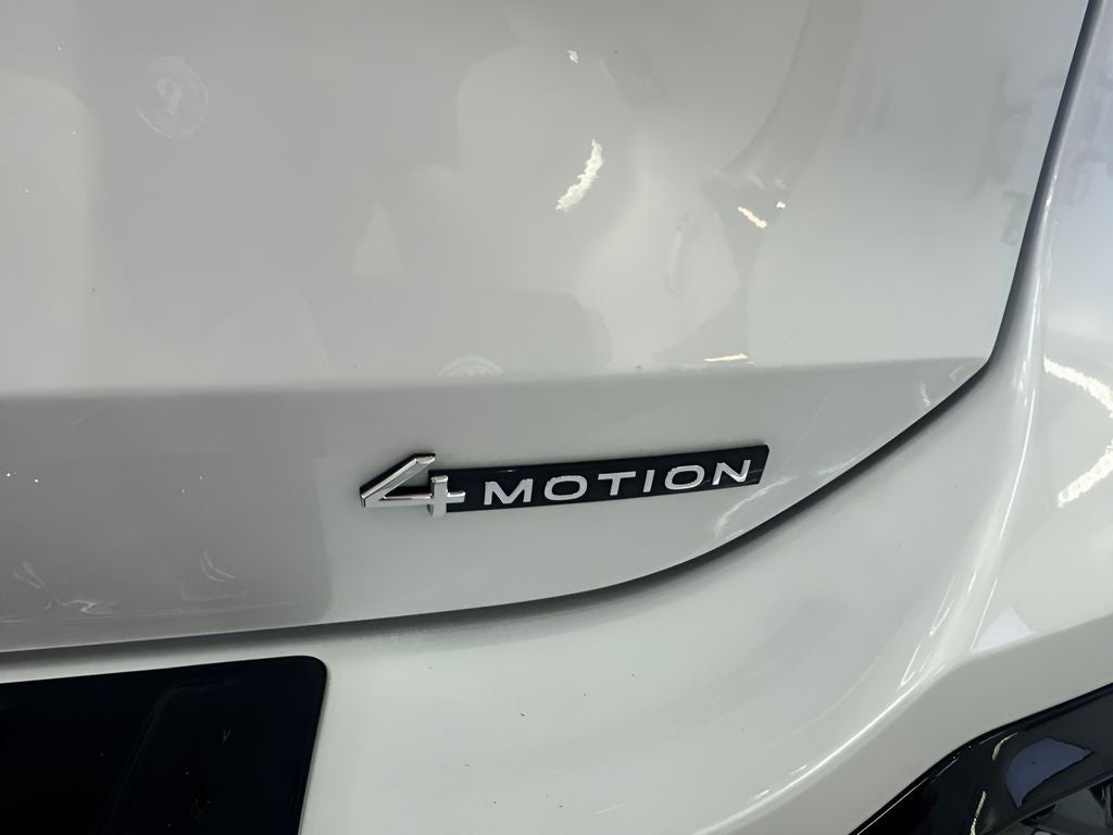 2026 Volkswagen Tiguan 2.0T SEL R-Line Turbo
