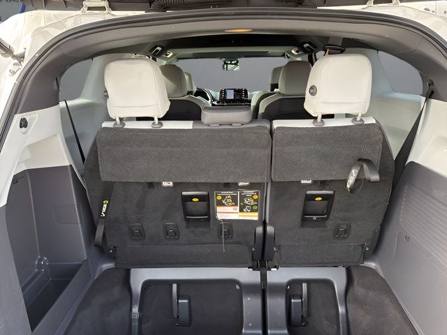 2021 Toyota Sienna XSE 7 Passenger