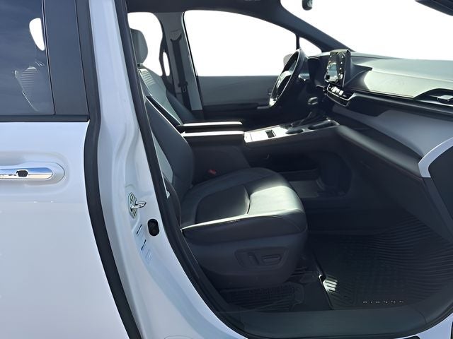 2021 Toyota Sienna XSE 7 Passenger