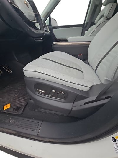 2023 Rivian R1S Adventure