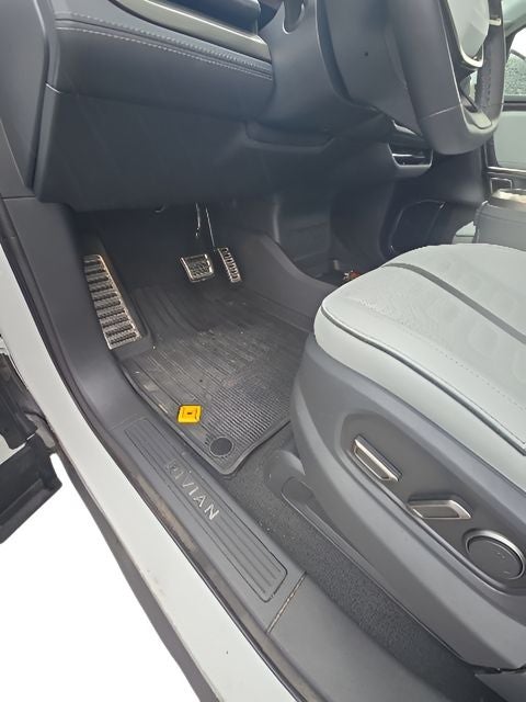 2023 Rivian R1S Adventure