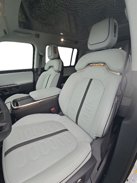 2023 Rivian R1S Adventure