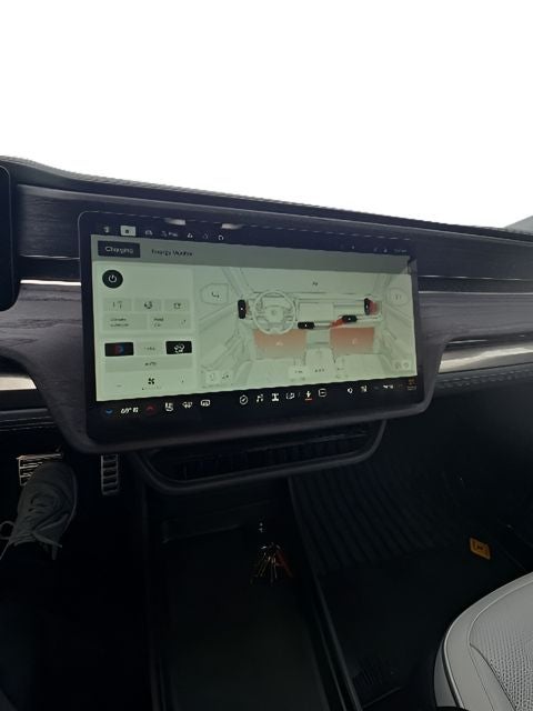 2023 Rivian R1S Adventure