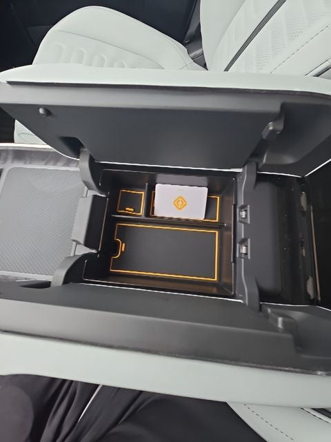 2023 Rivian R1S Adventure