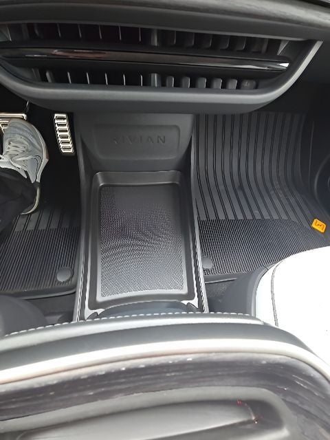 2023 Rivian R1S Adventure