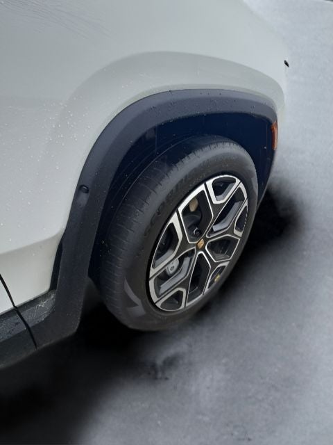 2023 Rivian R1S Adventure