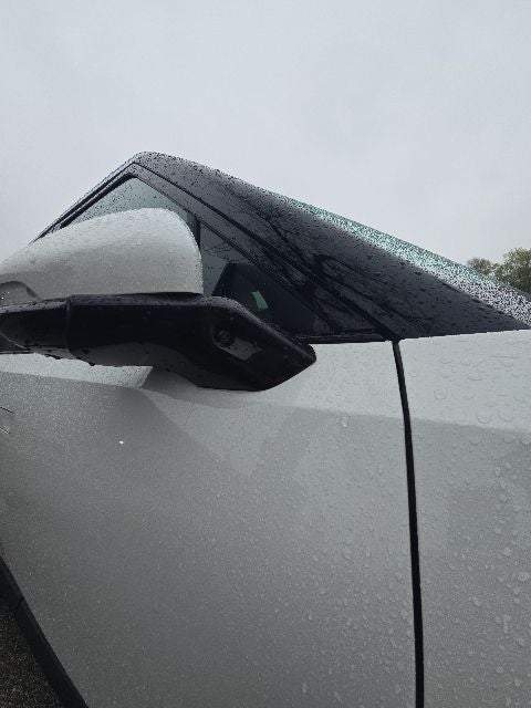 2023 Rivian R1S Adventure