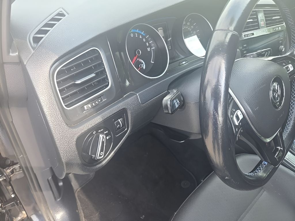 2018 Volkswagen e-Golf SEL