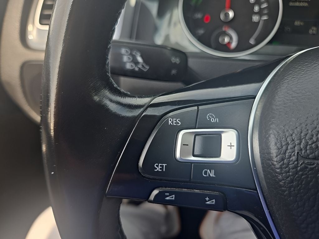 2018 Volkswagen e-Golf SEL